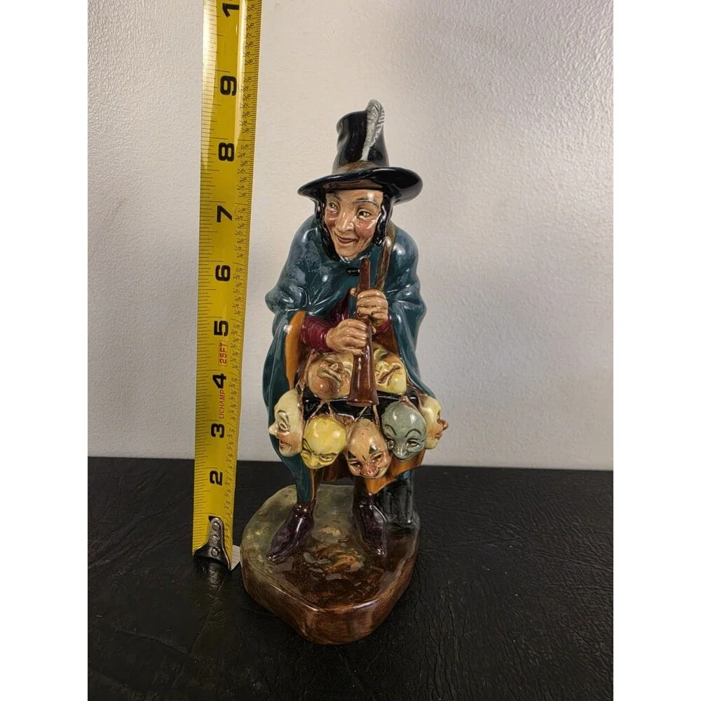 Vintage Royal Doulton HN 2103 